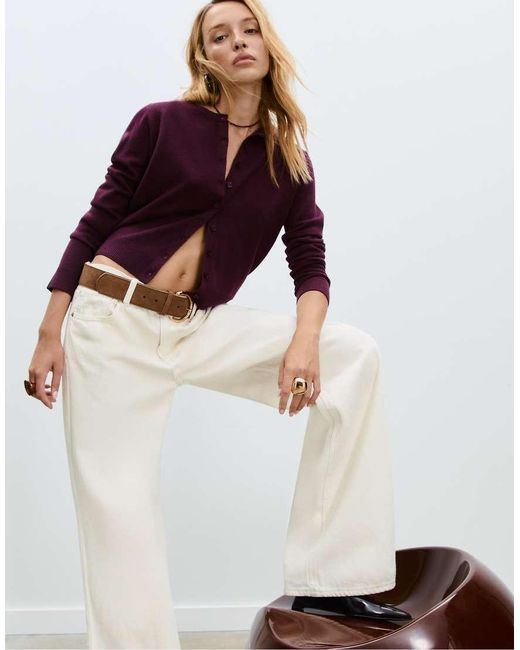 Stradivarius Zacht Gebreid Vest Met Knopen in het Purple