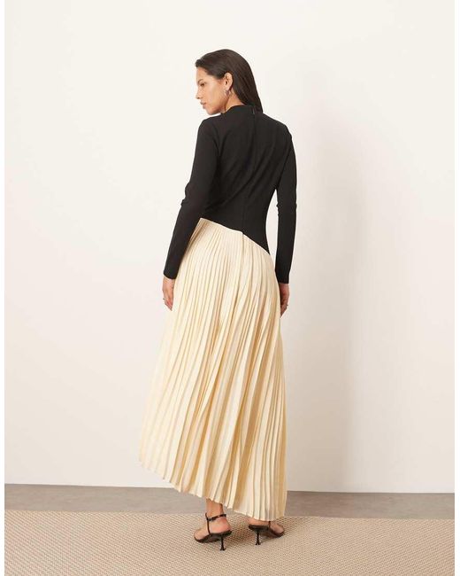 Vestito Lungo Sagomato Con Gonna A Pieghe E Tessuto A Contrasto di ARRANGE in Natural