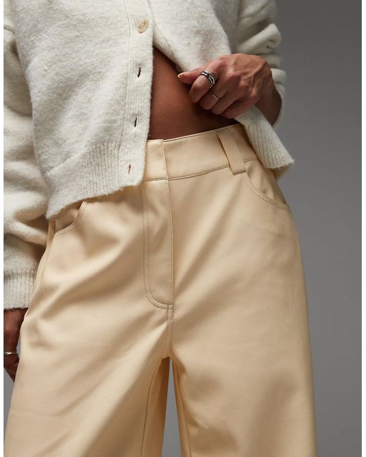 Pantalon en similicuir taille basse coupe masculine - babeurre ASOS en coloris White