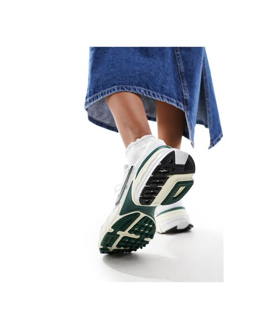 V2k run - sneakers bianche e verdi di Nike in Blue