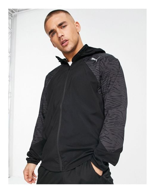 PUMA Running Graphic Hooded Jacket in Black for Men | Lyst