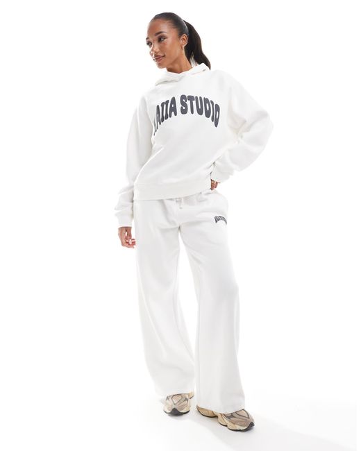 Studio - sweat à capuche d'ensemble oversize avec logo - écru Kaiia en coloris White