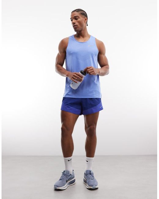 Nike Stride in het Blue voor heren