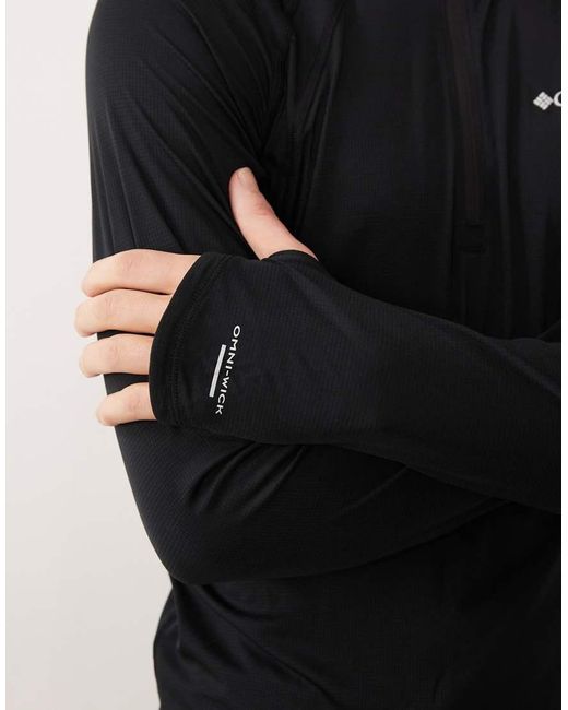 Columbia Black Stealth Spring Half Zip Top for men
