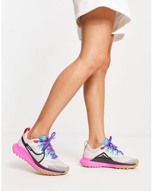 Trail react pegasus 4 - baskets - taupe et rose Nike en coloris Blanc | Lyst
