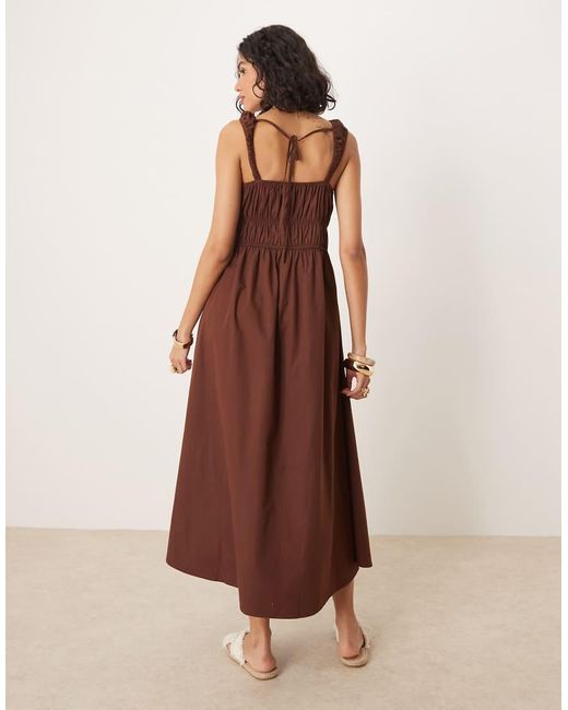 Prendisole Midi Allacciato Sul Davanti Color Cioccolato Con Bottoni di ASOS in Brown