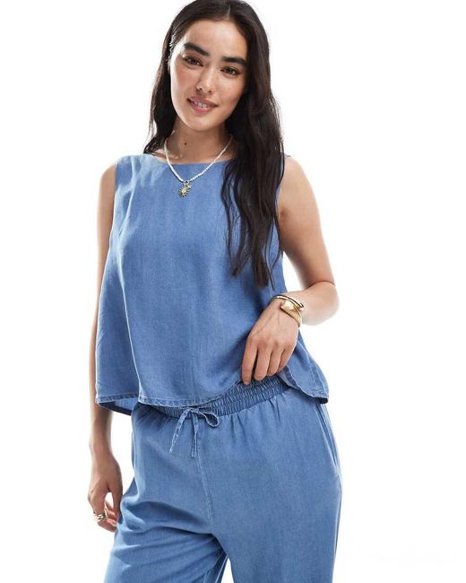 Top Azul Cambray Sin Mangas Con Lazada Delantera De (Parte De Un Conjunto) Vero Moda de color Blue