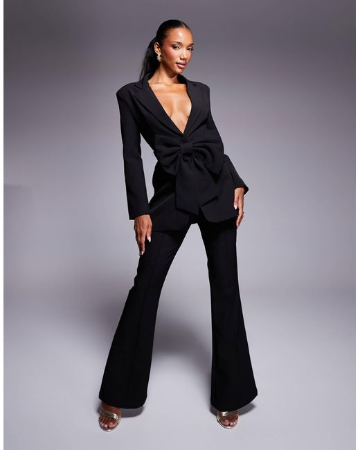 Evangeline - blazer d'ensemble ajusté avec détail nœud oversize Wanderdoll en coloris Black
