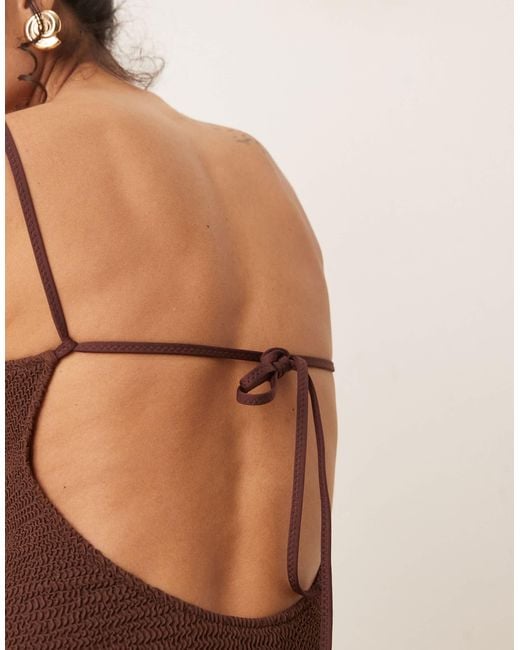 Maillot 1 pièce texturé et noué dans le dos - chocolat Mango en coloris Brown