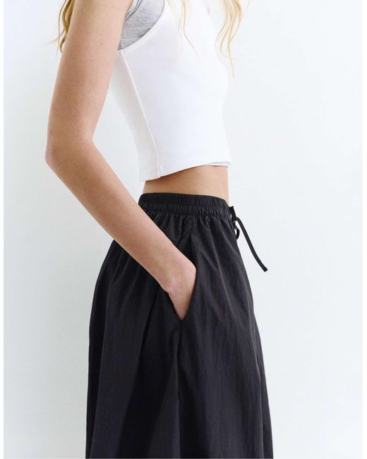 Pantalon barrel Pull&Bear en coloris Black