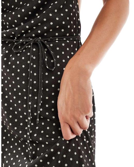 Vestito Corto Asimmetrico Da Festival A Pois Con Scollo Ad Anello di Miss Selfridge in Black