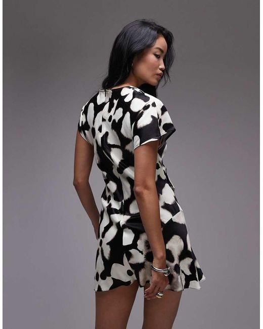 Vestido Corto Con Estampado Floral, Mangas De Hombro Caído Y Laterales Fruncidos De TOPSHOP de color Multicolor