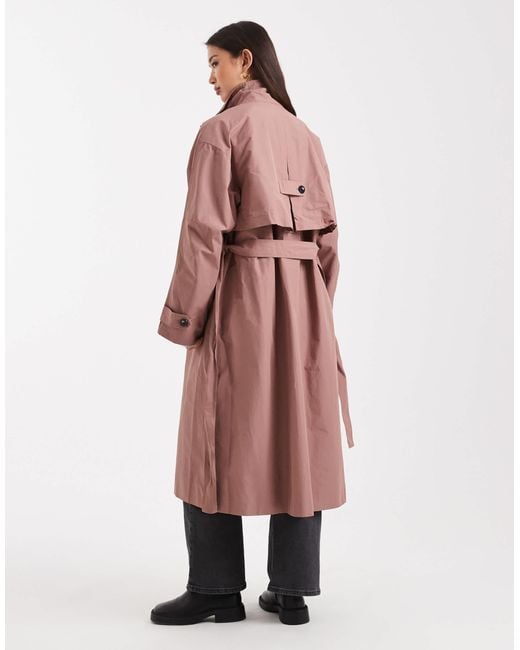 Object Red – cleaner trenchcoat