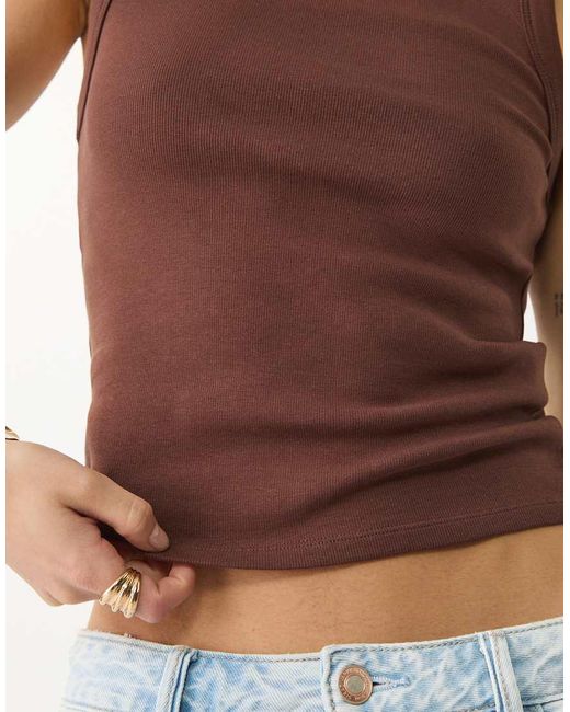 Top Con Dorso A Vogatore di Stradivarius in Brown