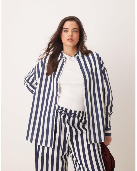 Curve - chemise oversize d'ensemble en aspect lin à rayures - bleu marine ASOS en coloris White