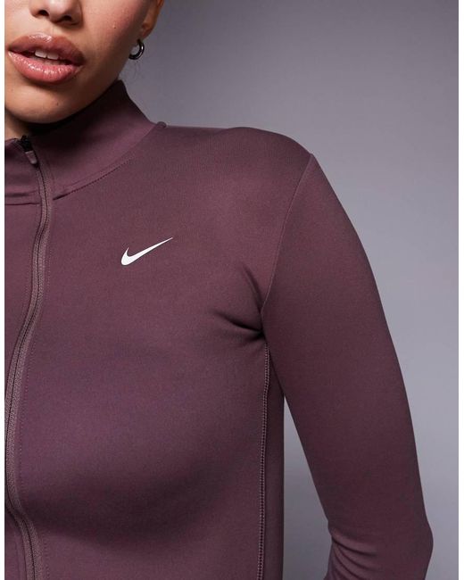 Nike One in het Purple