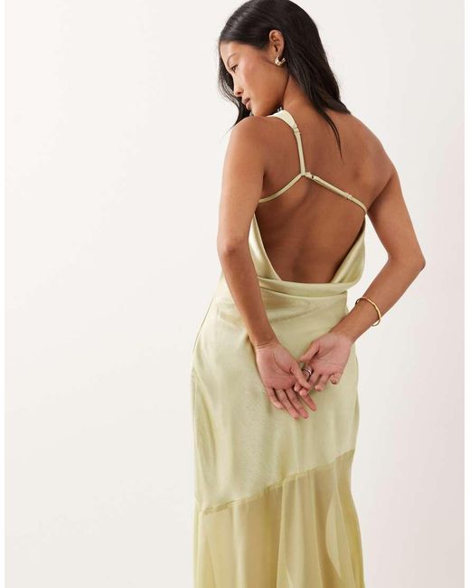 Vestido Largo Verde Asimétrico De Satén Con Espalda Desbocada Y Falda De Chifón TFNC London de color White
