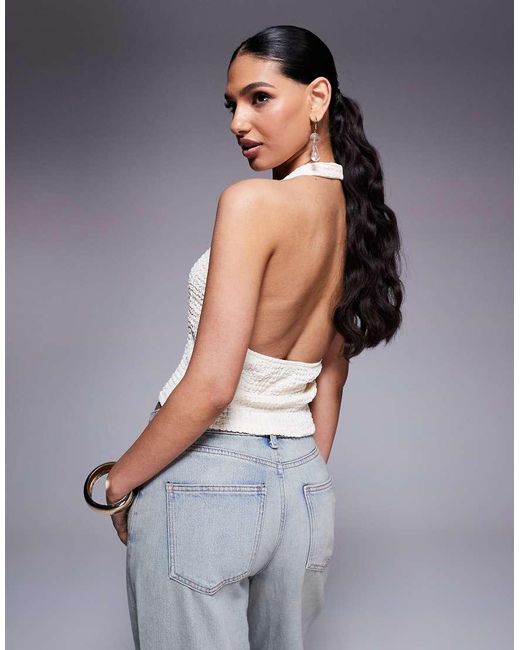 Top Allacciato Al Collo Color Avorio Testurizzato di ASOS in White