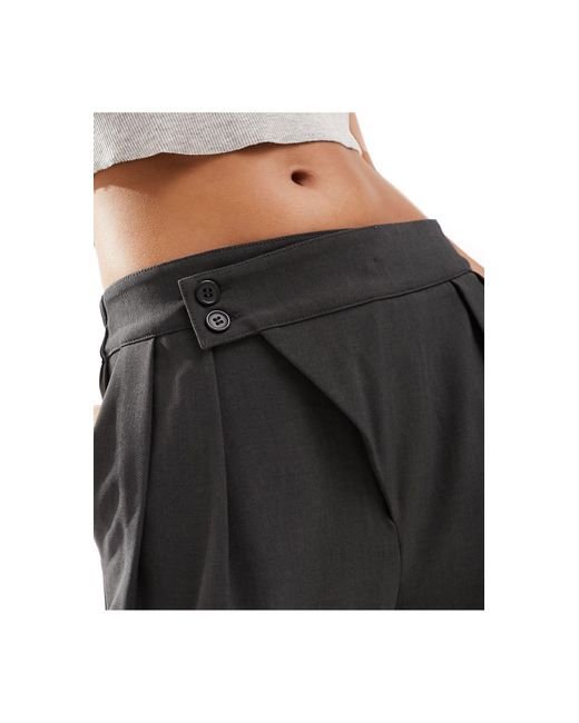 Petite - pantalon ajusté coupe fuselée avec ceinture asymétrique - anthracite ASOS en coloris Black