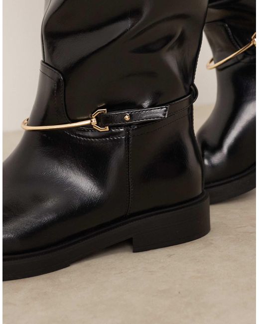 Curve - cole - bottes cavalières montantes plates avec finition ASOS en coloris Black