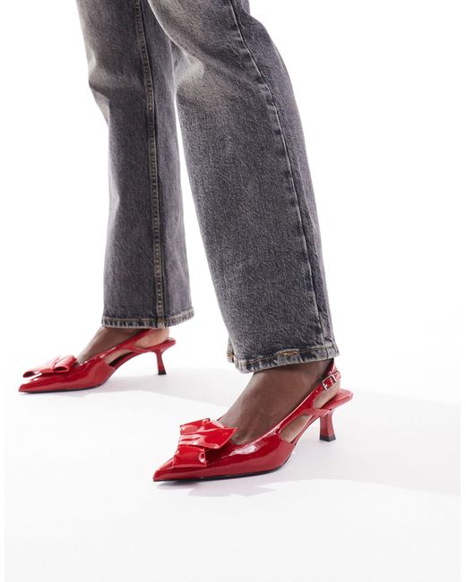 Scarpe rosse con tacco, cinturino posteriore e dettaglio risvoltato di Stradivarius in Gray