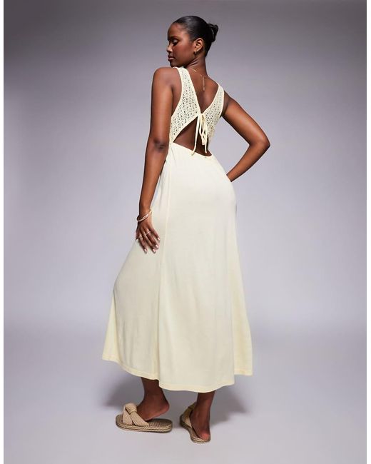 Vestido Midi Amarillo Pastel Con Cuello De Pico Y Cuerpo De Encaje De ASOS de color Purple