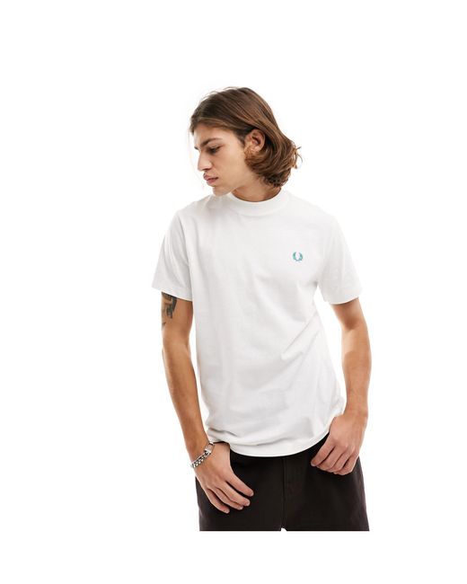 T-shirt bianca con stampa grafica sul retro di Fred Perry in White da Uomo