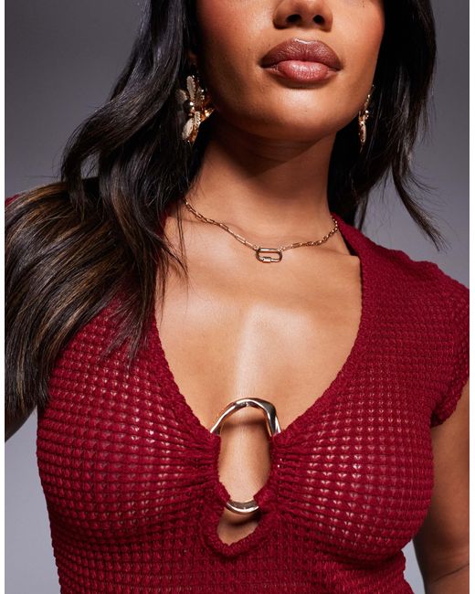 Top d'ensemble texturé à col v et mancherons - baie ASOS en coloris Red