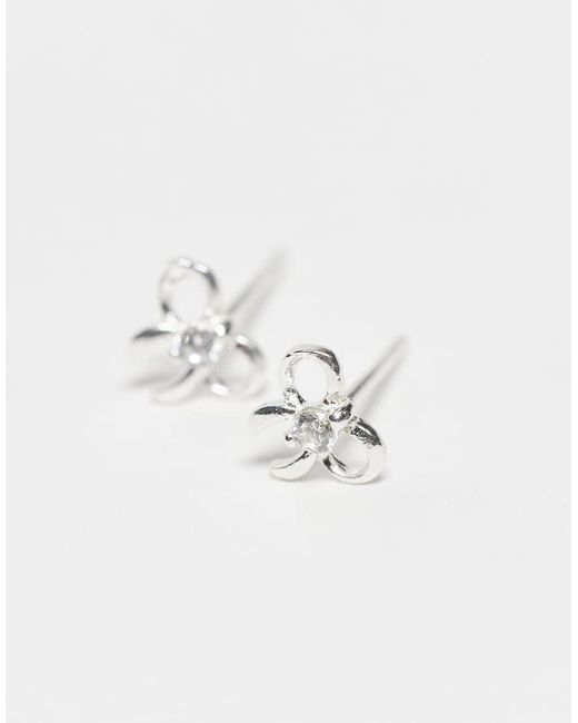 Pendientes De Botón De Plata De Ley Con Diseño De Lazo Con Gemas De -Plateado Kingsley Ryan de color Metallic