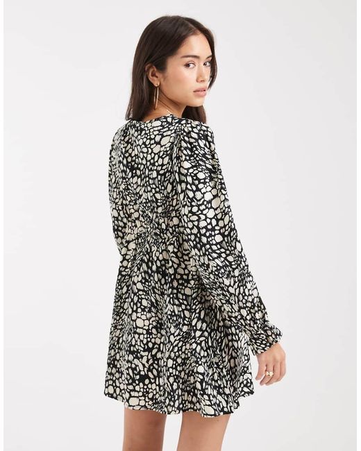 Wednesday's Girl White V Neck Floaty Abstract Print Mini Dress