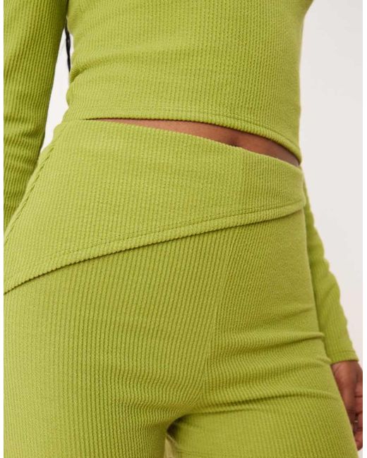 Pantalones Cortos Verdes Acanalados Con Detalle Plegado De (Parte De Un Conjunto) ASOS de color Green