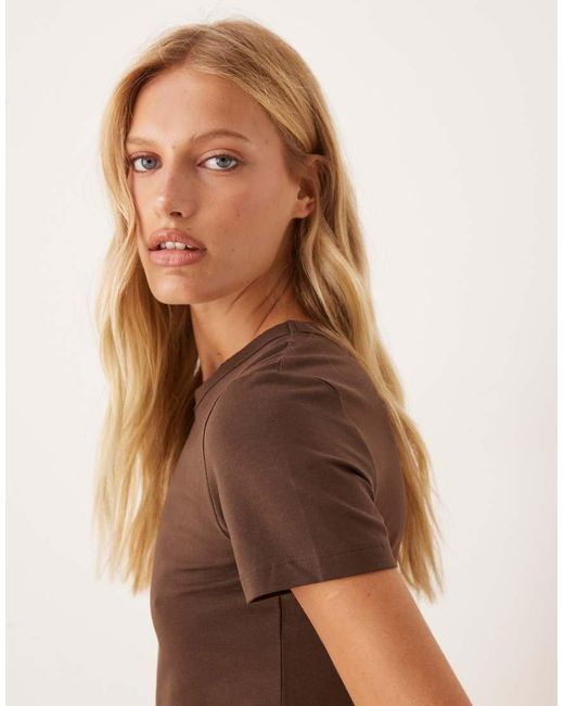 T-Shirt Aderente di JJXX in Brown