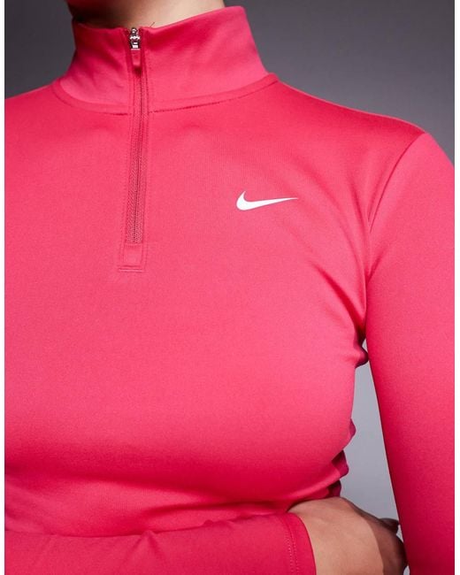 Nike di Nike in Pink