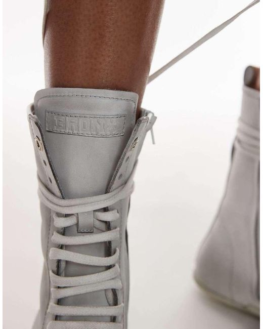 Botas Blancas De Estilo Boxeador Con Cordones De -Blanco Bronx de color White