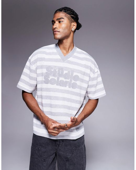 T-shirt oversize coupe carrée avec col v et texte imprimé - rayures texturées ASOS pour homme en coloris Gray