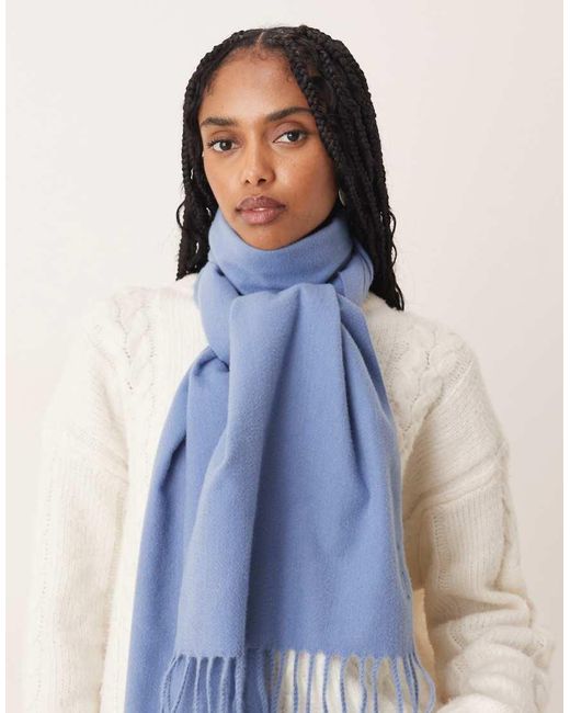 Bufanda Con Flecos De ASOS de color Blue