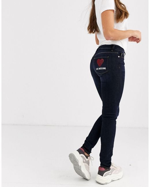 Love Moschino Black – Skinny-Jeans mit Herzdesign an der Gesäßtasche