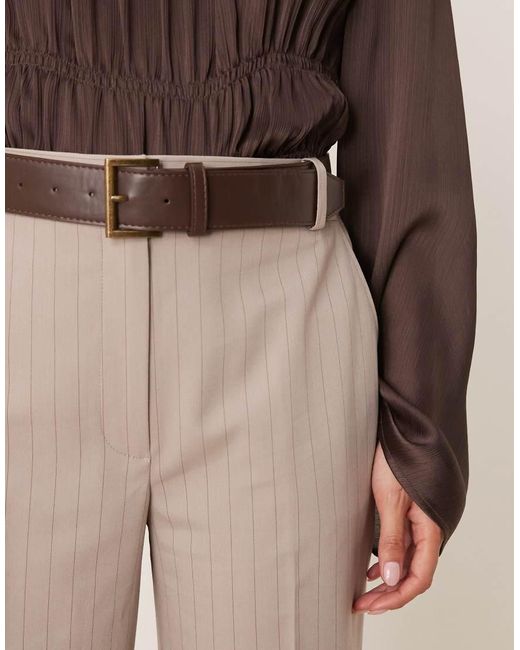 Pantalones De Sastre Color Visón A Rayas De Corte Recto Slim Con Cinturón De Petite ASOS de color Brown