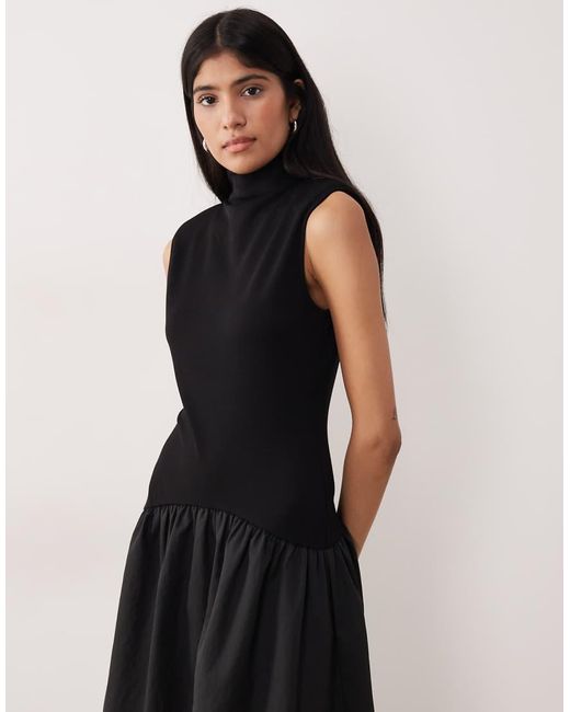 Pretty Lavish Black Dropped Waist Sleeveless Midaxi Dress