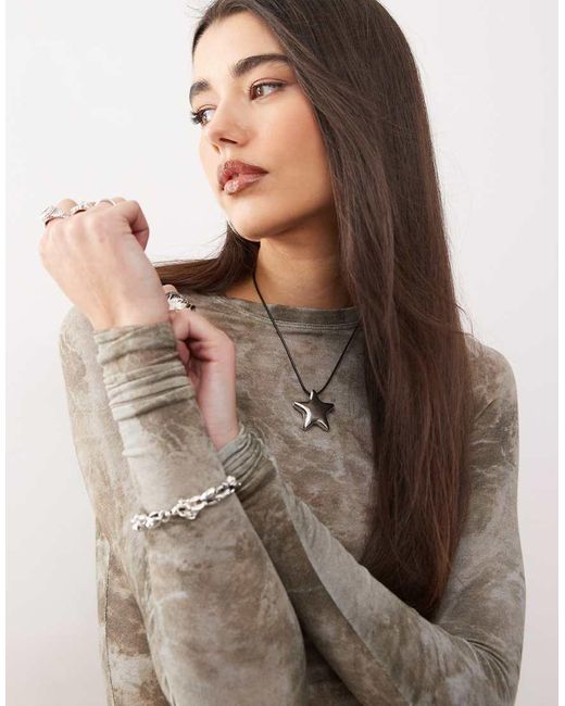 Weekday Top Van Mesh Met Lange Mouwen En Textuurprint in het Gray