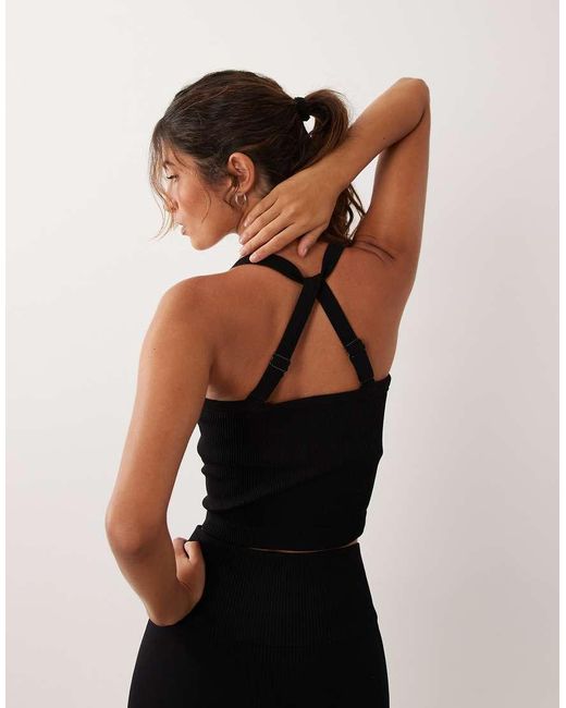 4505 Black Sculpting Seamless Convertible Strap Vest With Inner Bra