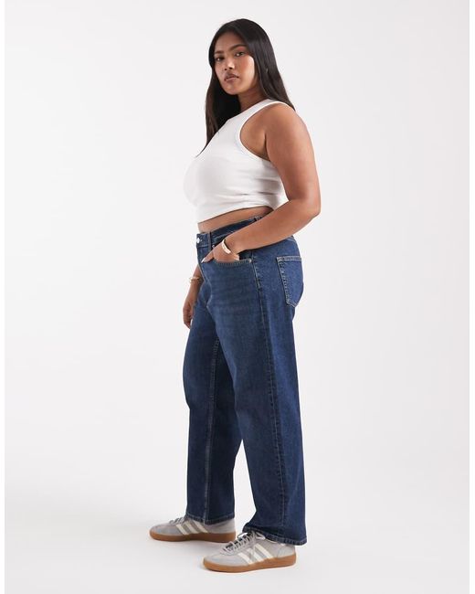 Vaqueros Capri Cómodos Y Elásticos De Pernera Recta Con Lavado Oscuro De Asos Design Curve-Azul ASOS de color Blue