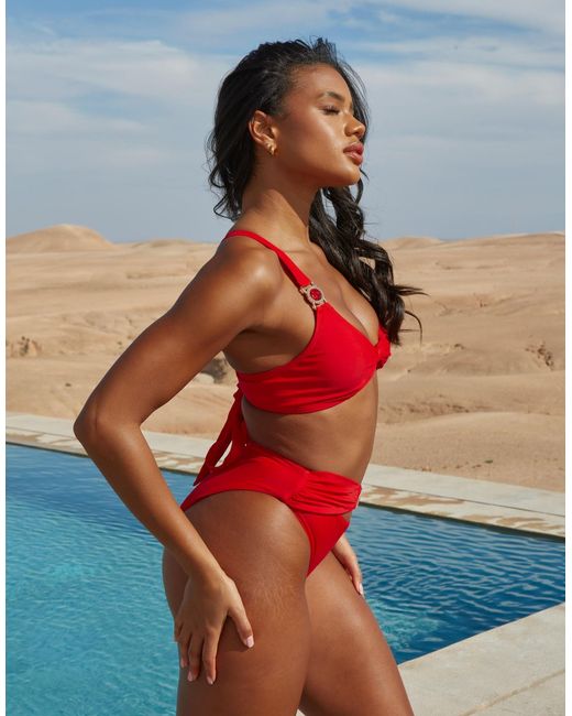 X savannah-shae richards - slip bikini a vita alta rossi di Moda Minx in Red