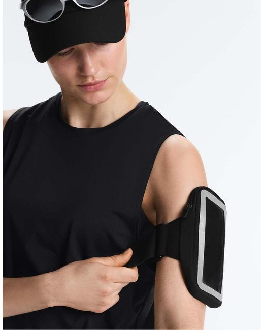 Oysho Black Technical Sleeveless T-Shirt
