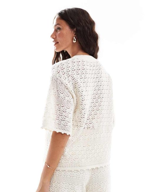Maglietta Squadrata All'Uncinetto Color Betulla Crema di Vero Moda in White
