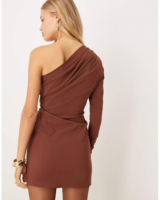 Vestido Corto Marrón Asimétrico Y Drapeado De ASOS de color Natural