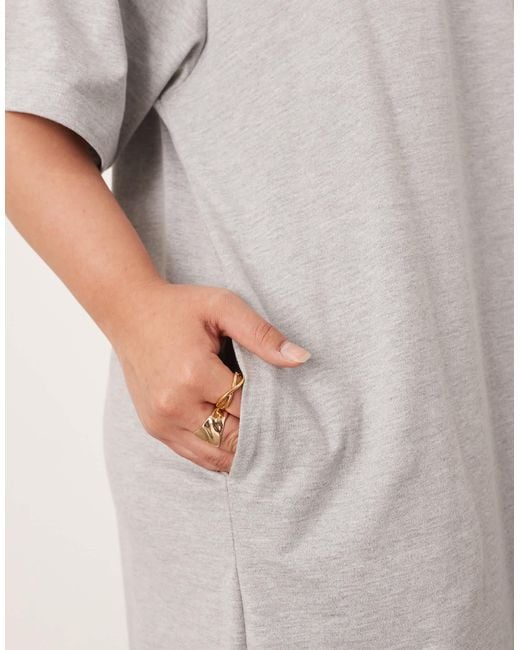 Curve - robe t-shirt mi-longue en tissu épais ARRANGE en coloris Natural