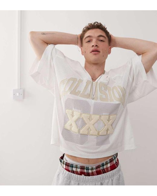 Camiseta De Corte Cuadrado Y Estilo Fútbol Americano Con Detalle De Aplicación De -Blanco Collusion de hombre de color White