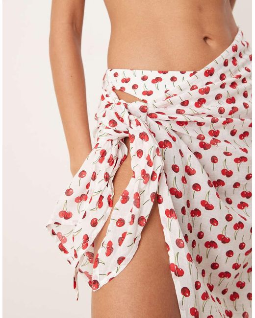Pareo Corto Con Stampa Di Ciliegie di Abercrombie & Fitch in Natural