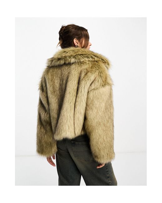 Manteau en fausse fourrure marron Stradivarius en coloris
